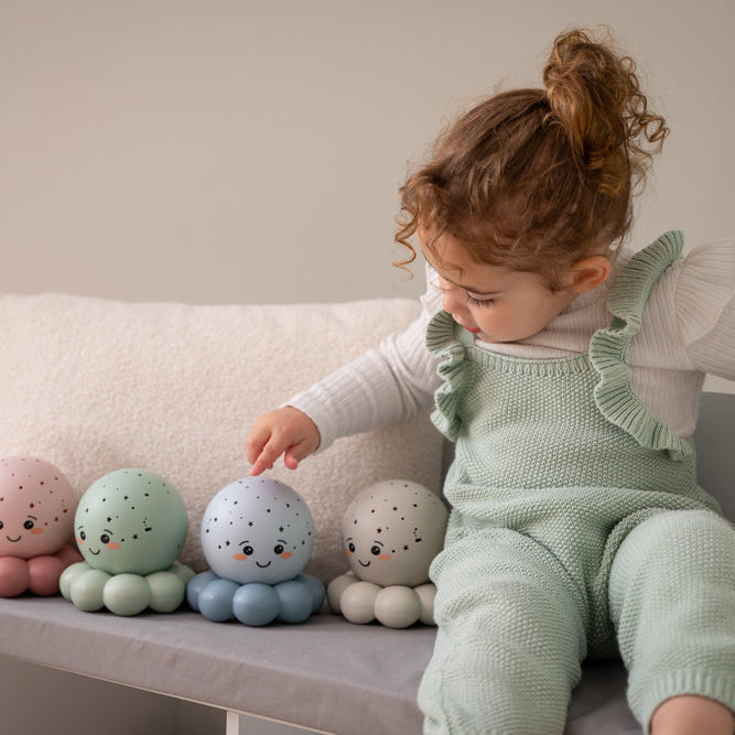 Cloud B Twinkles To Go Octo™ Portable Octopus Star Projector Night Light for Babies, Pastel Blue