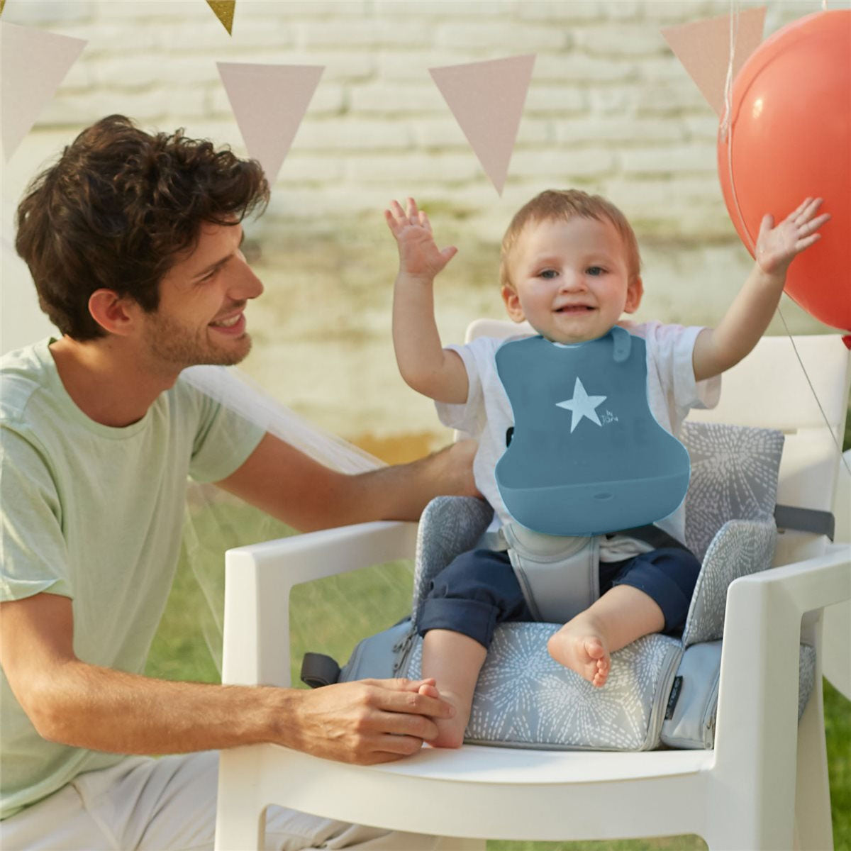 Jane Snap Roll-up Silicone Pelican Bib