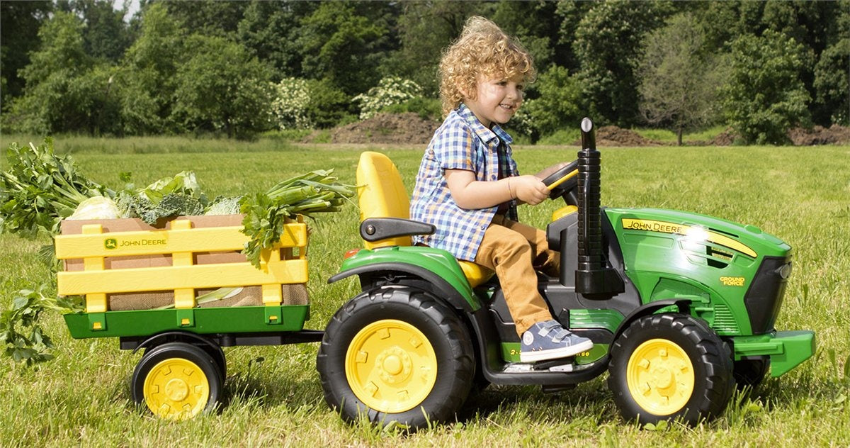 Peg Perego John Deere Ground Force with trailer 12 Volt