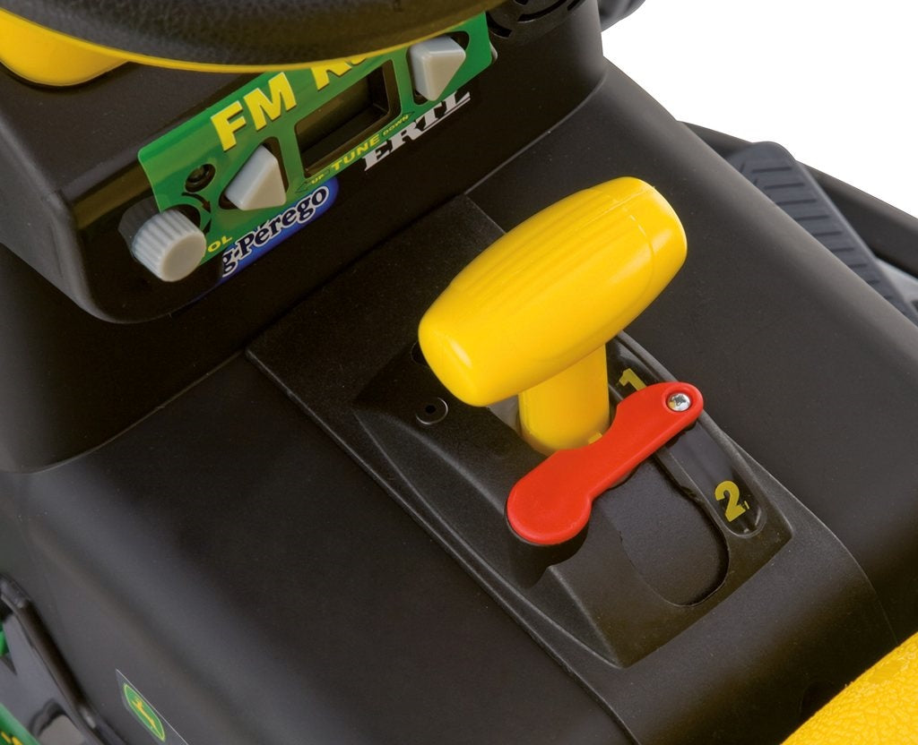 Peg Perego John Deere Ground Force with trailer 12 Volt