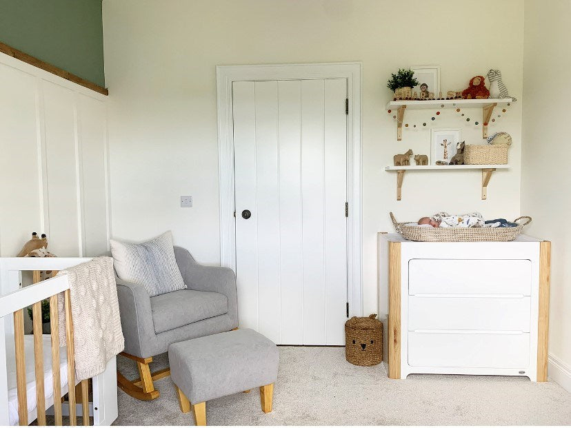 Cocoon Change Area Dresser, White / Grey