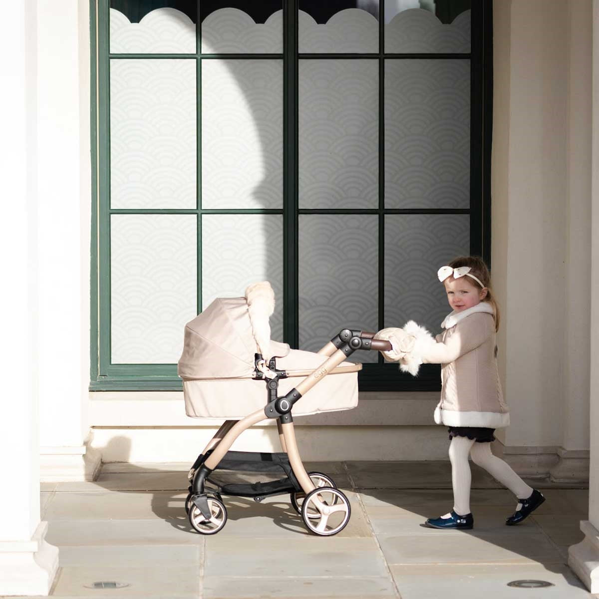 Roma Egg Dolls Pram