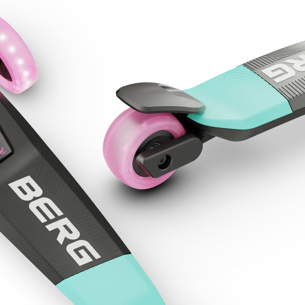 BERG Nexo Foldable Scooter with LED Wheels