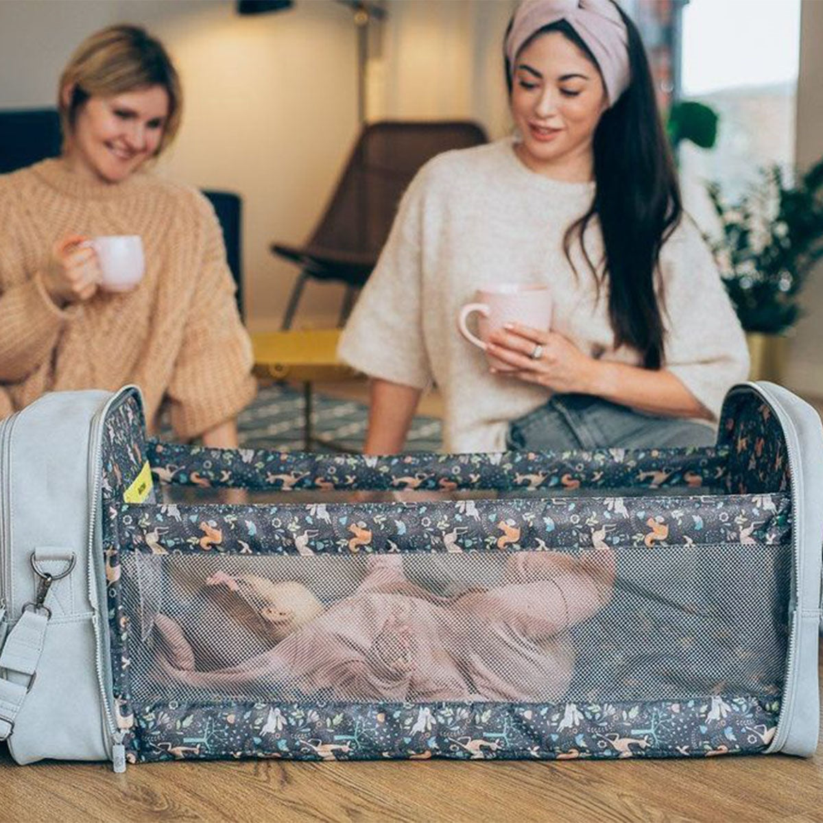 Bizzi Growin 2-in-1 Travel Bag & Baby Crib Vegan Leather - RucPOD ®