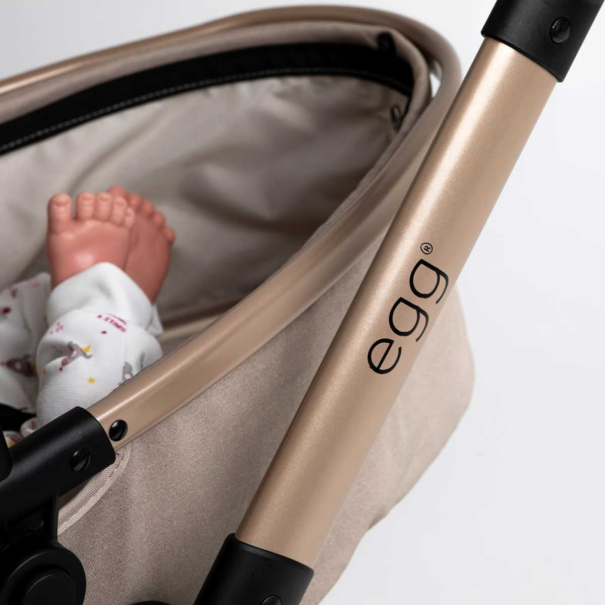 Roma Egg Dolls Pram