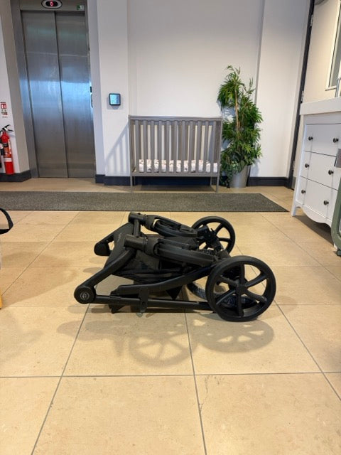 Noordi Fjordi V2 Limited Edition With Travel Carrier Car Seat - Forest Green (OPEN BOX)